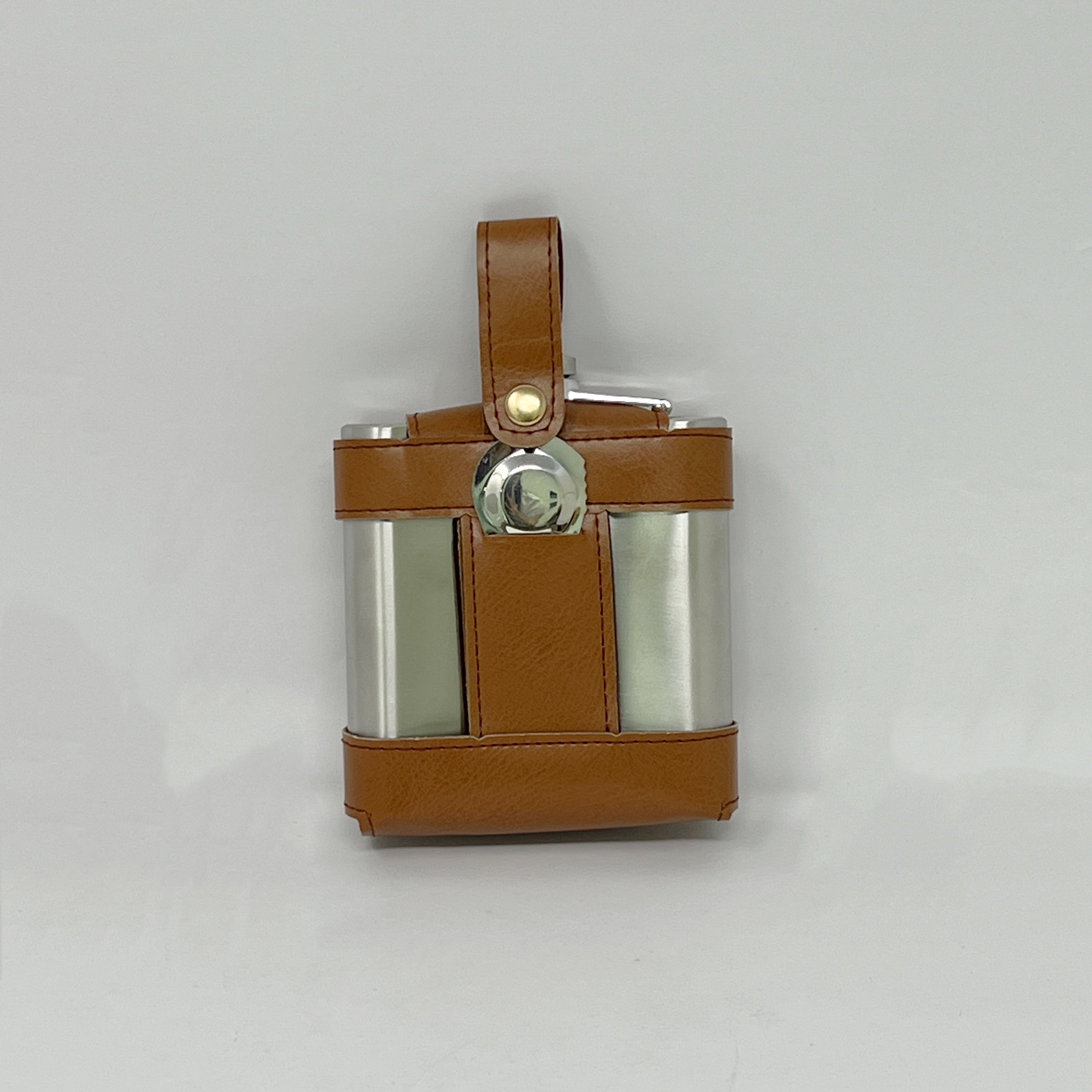 Hipflask and golf set clip case